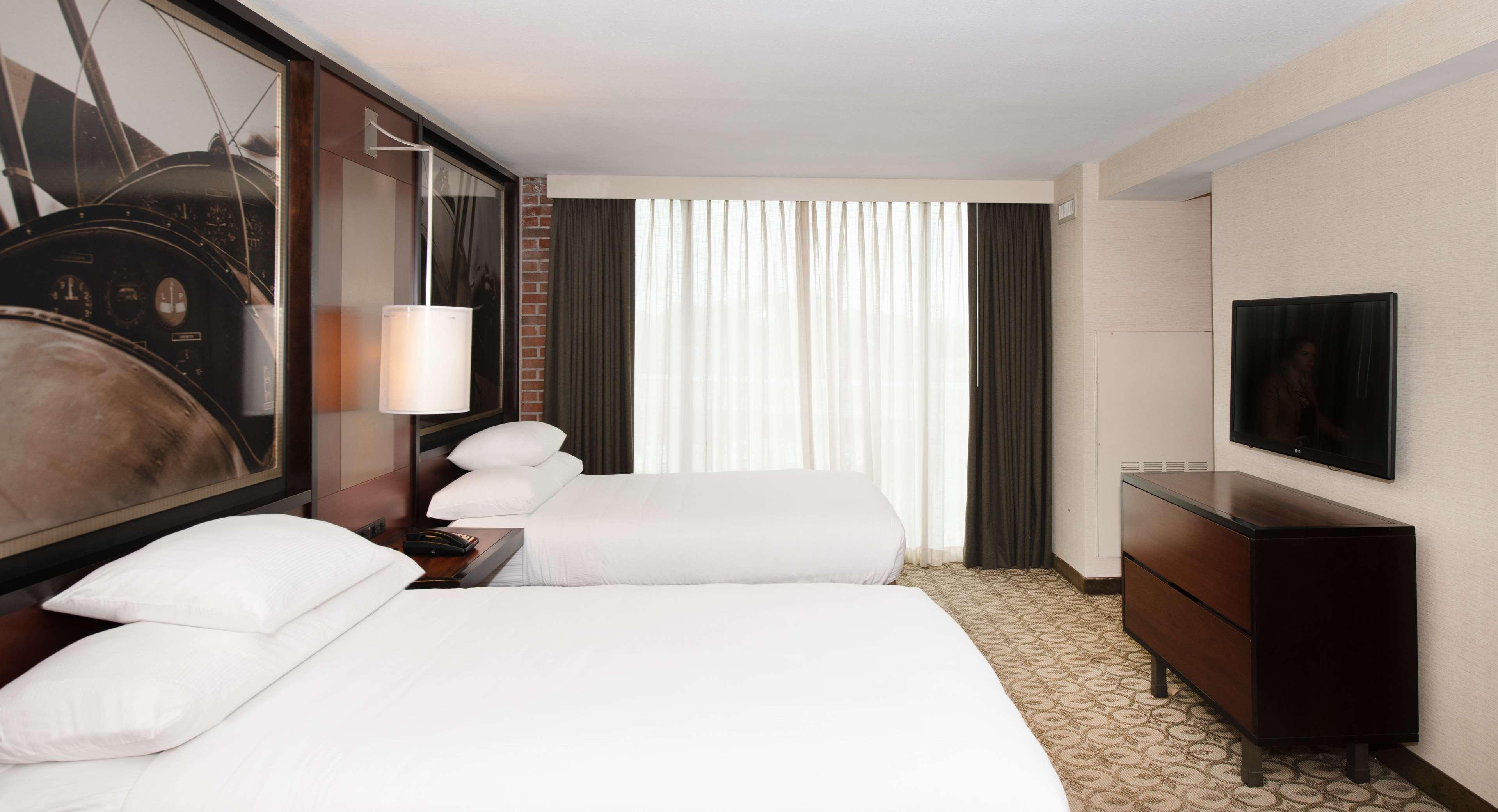 Doubletree Hotel & Suites Charleston Airport Норт Чарлстън Екстериор снимка