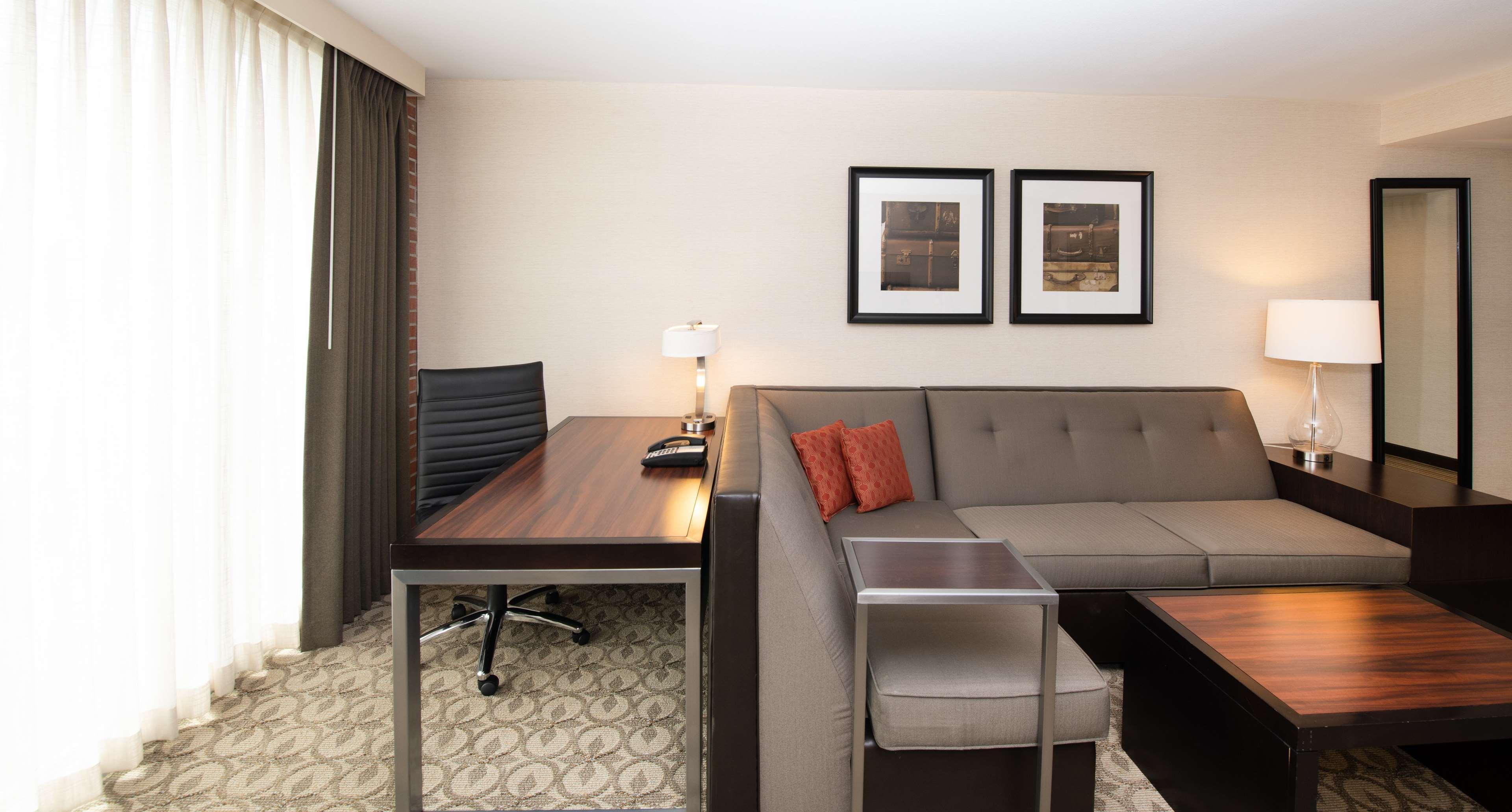 Doubletree Hotel & Suites Charleston Airport Норт Чарлстън Екстериор снимка