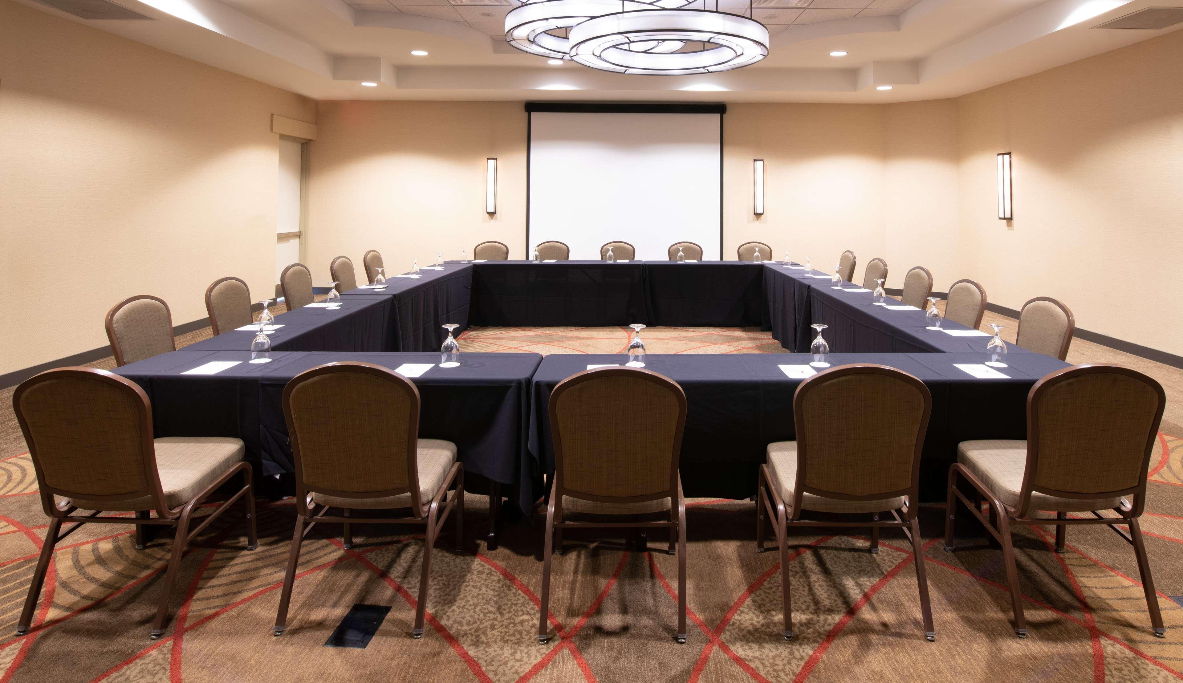 Doubletree Hotel & Suites Charleston Airport Норт Чарлстън Екстериор снимка