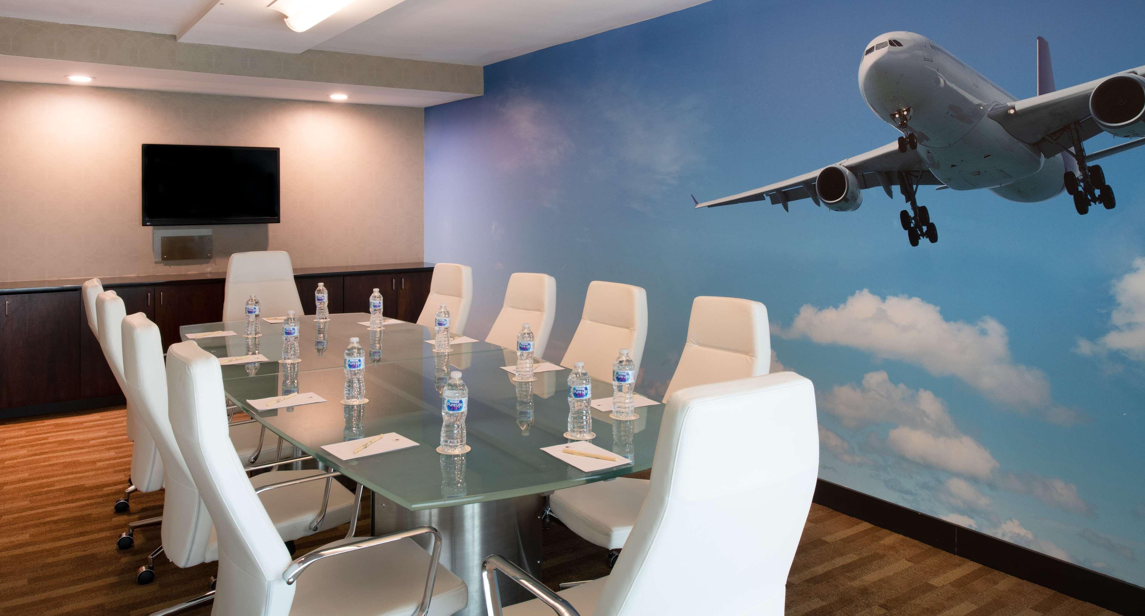 Doubletree Hotel & Suites Charleston Airport Норт Чарлстън Екстериор снимка