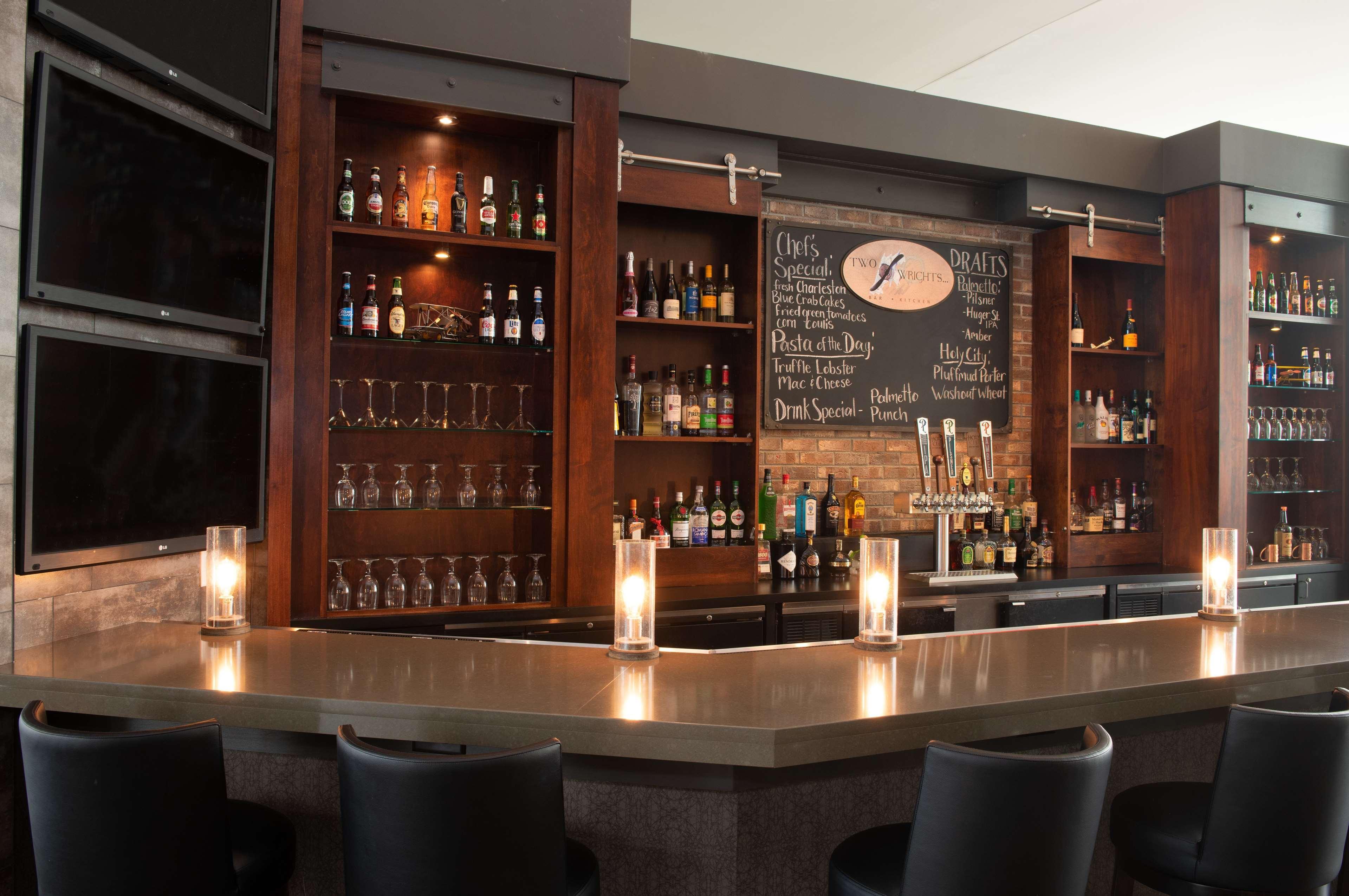 Doubletree Hotel & Suites Charleston Airport Норт Чарлстън Екстериор снимка
