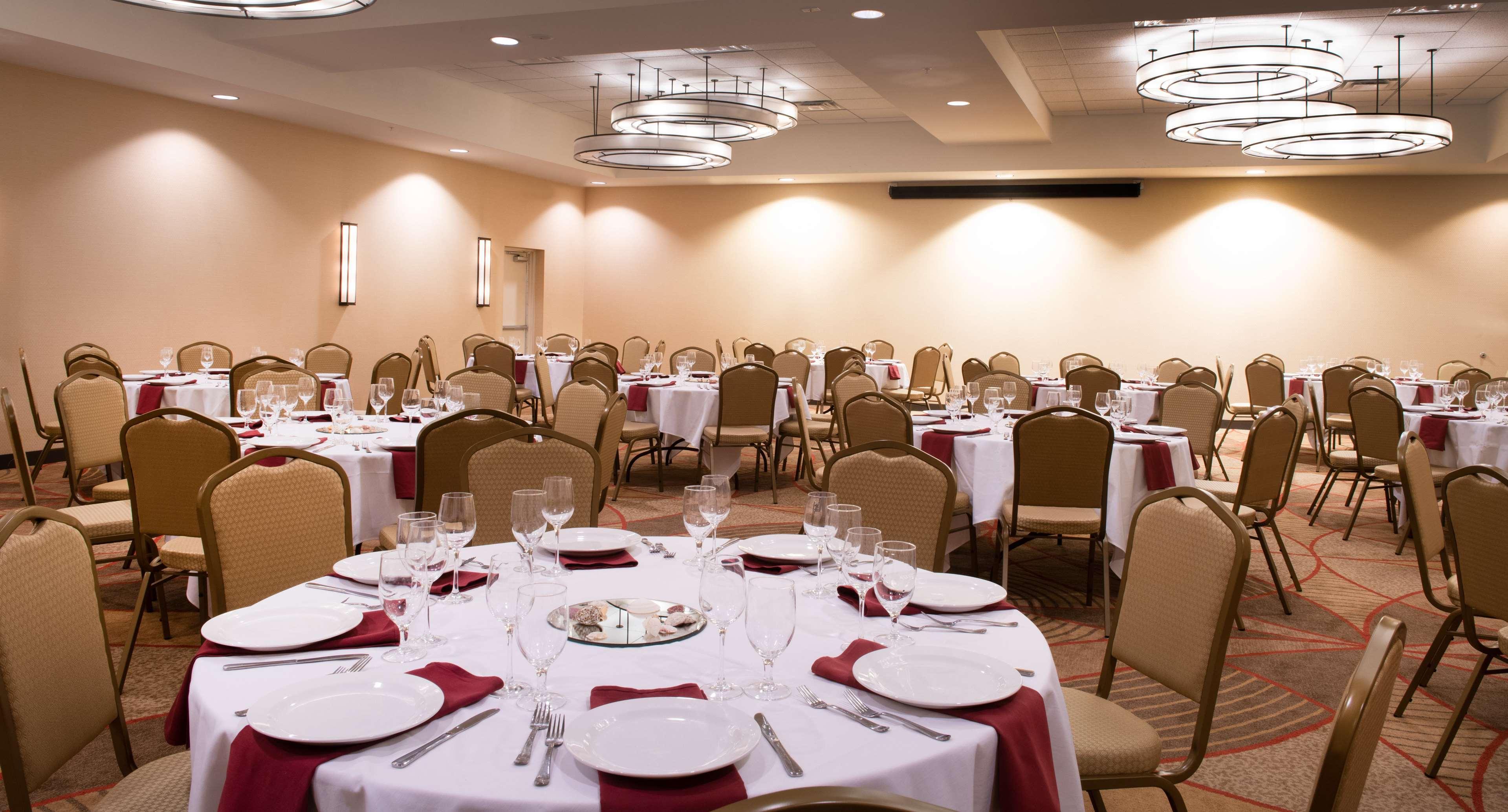 Doubletree Hotel & Suites Charleston Airport Норт Чарлстън Екстериор снимка