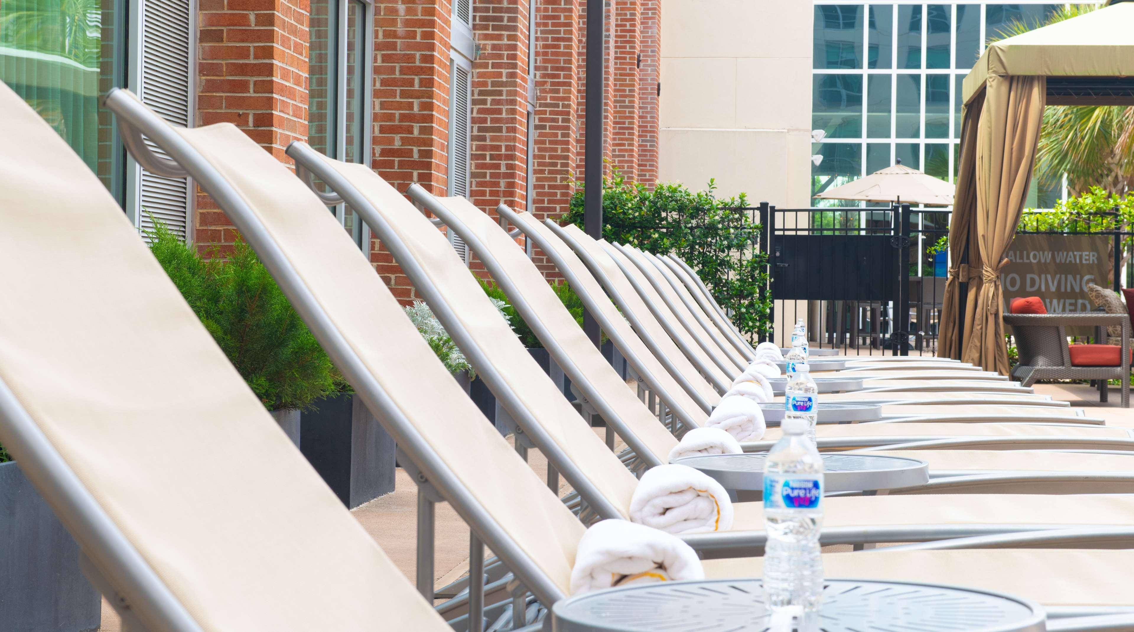 Doubletree Hotel & Suites Charleston Airport Норт Чарлстън Екстериор снимка