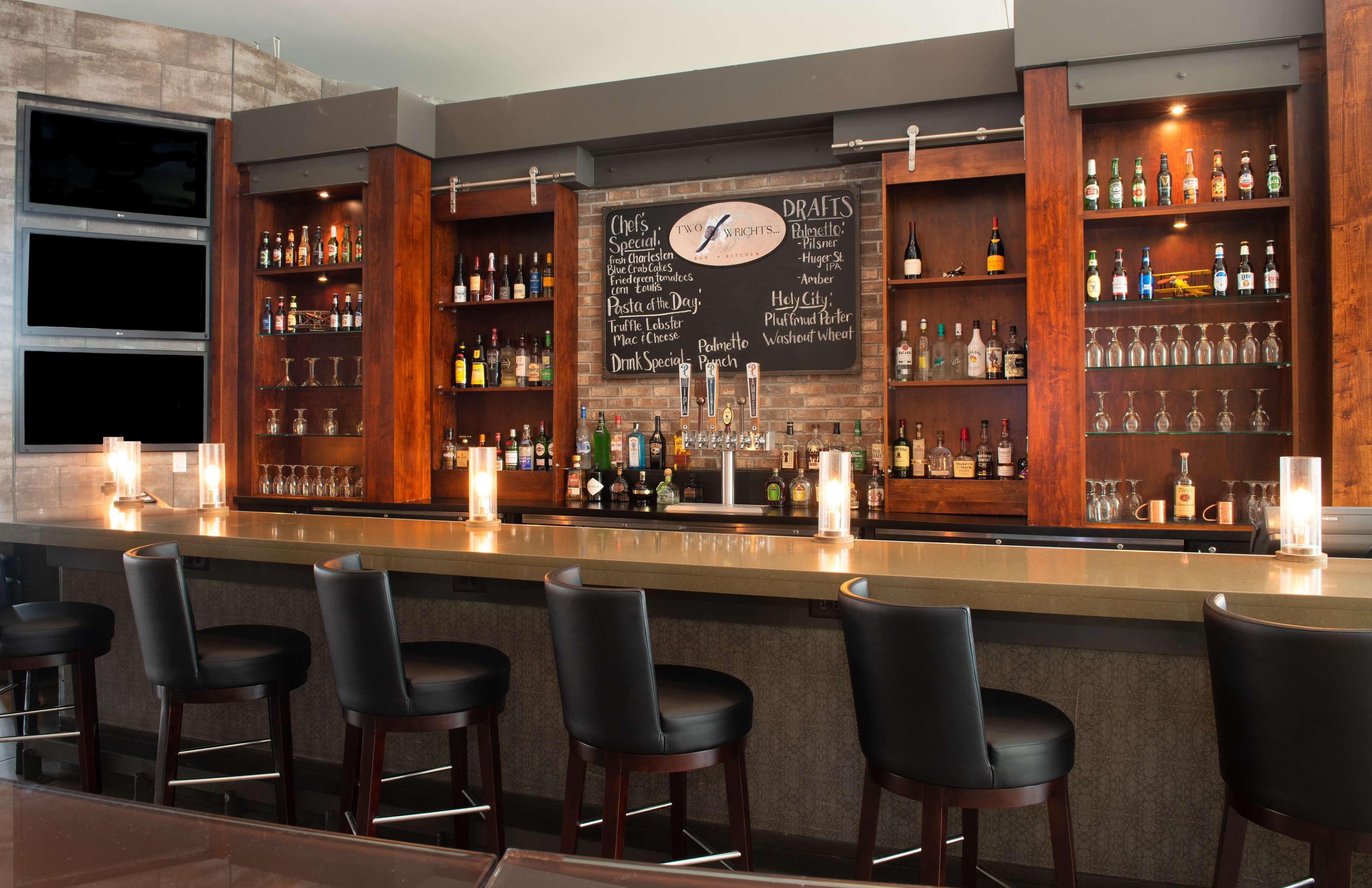 Doubletree Hotel & Suites Charleston Airport Норт Чарлстън Екстериор снимка