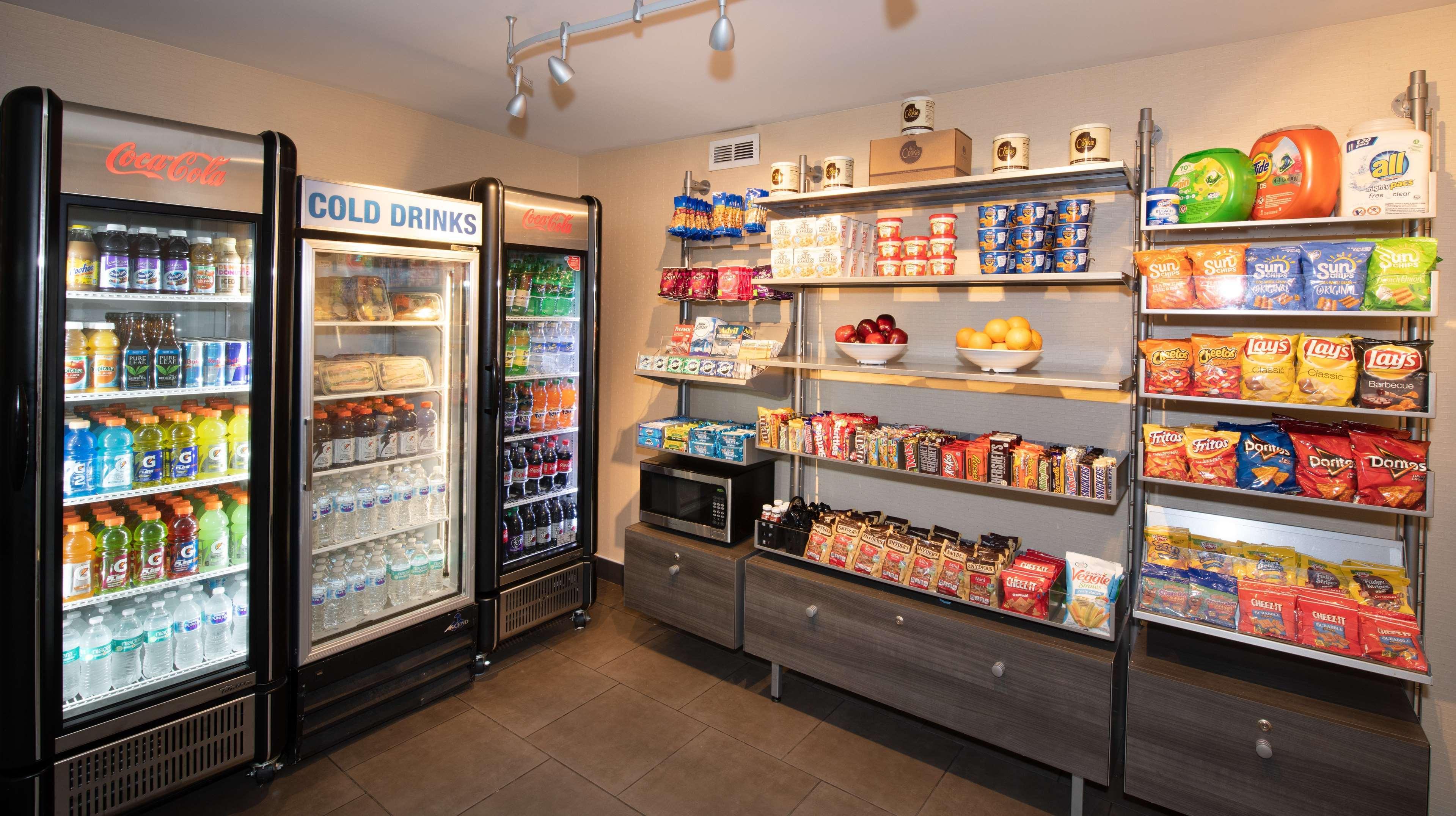 Doubletree Hotel & Suites Charleston Airport Норт Чарлстън Екстериор снимка