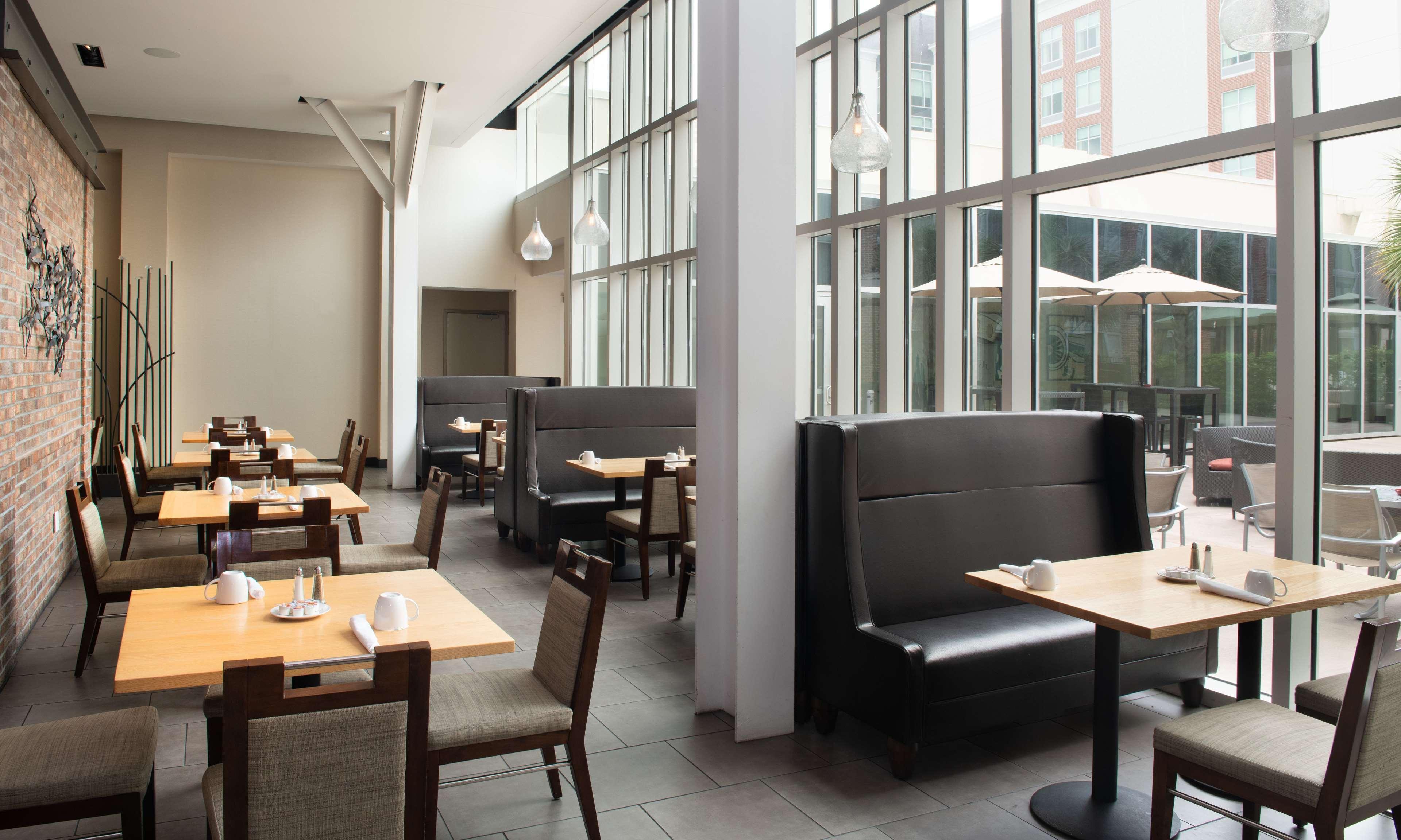 Doubletree Hotel & Suites Charleston Airport Норт Чарлстън Екстериор снимка