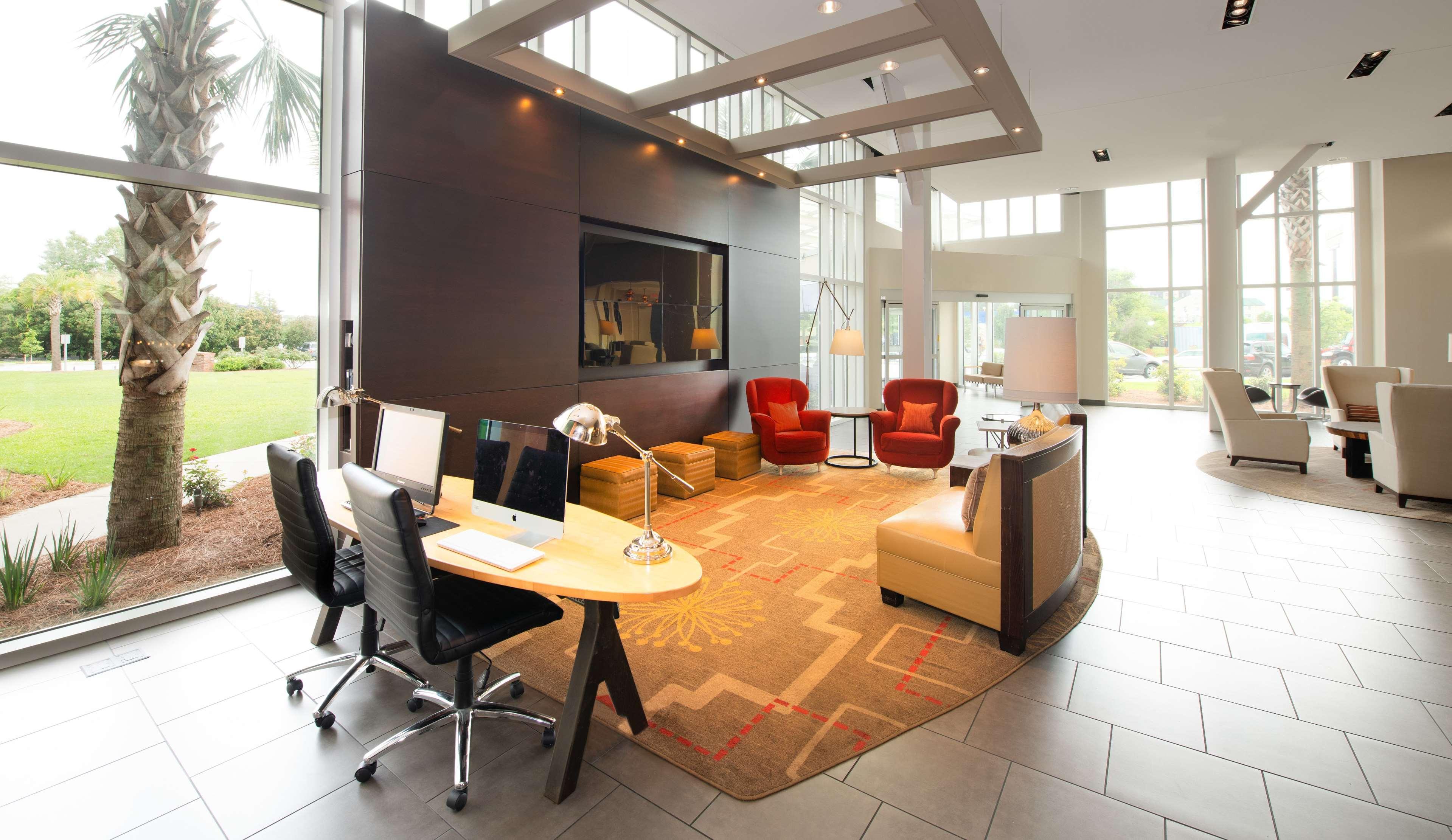 Doubletree Hotel & Suites Charleston Airport Норт Чарлстън Екстериор снимка