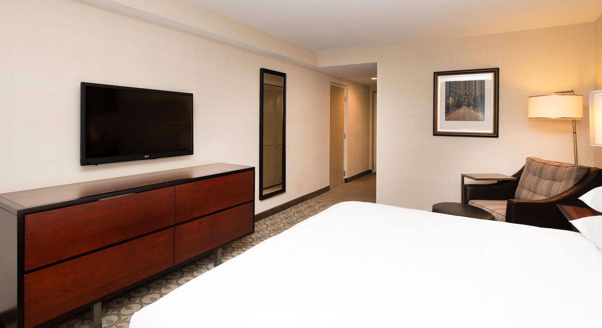 Doubletree Hotel & Suites Charleston Airport Норт Чарлстън Екстериор снимка