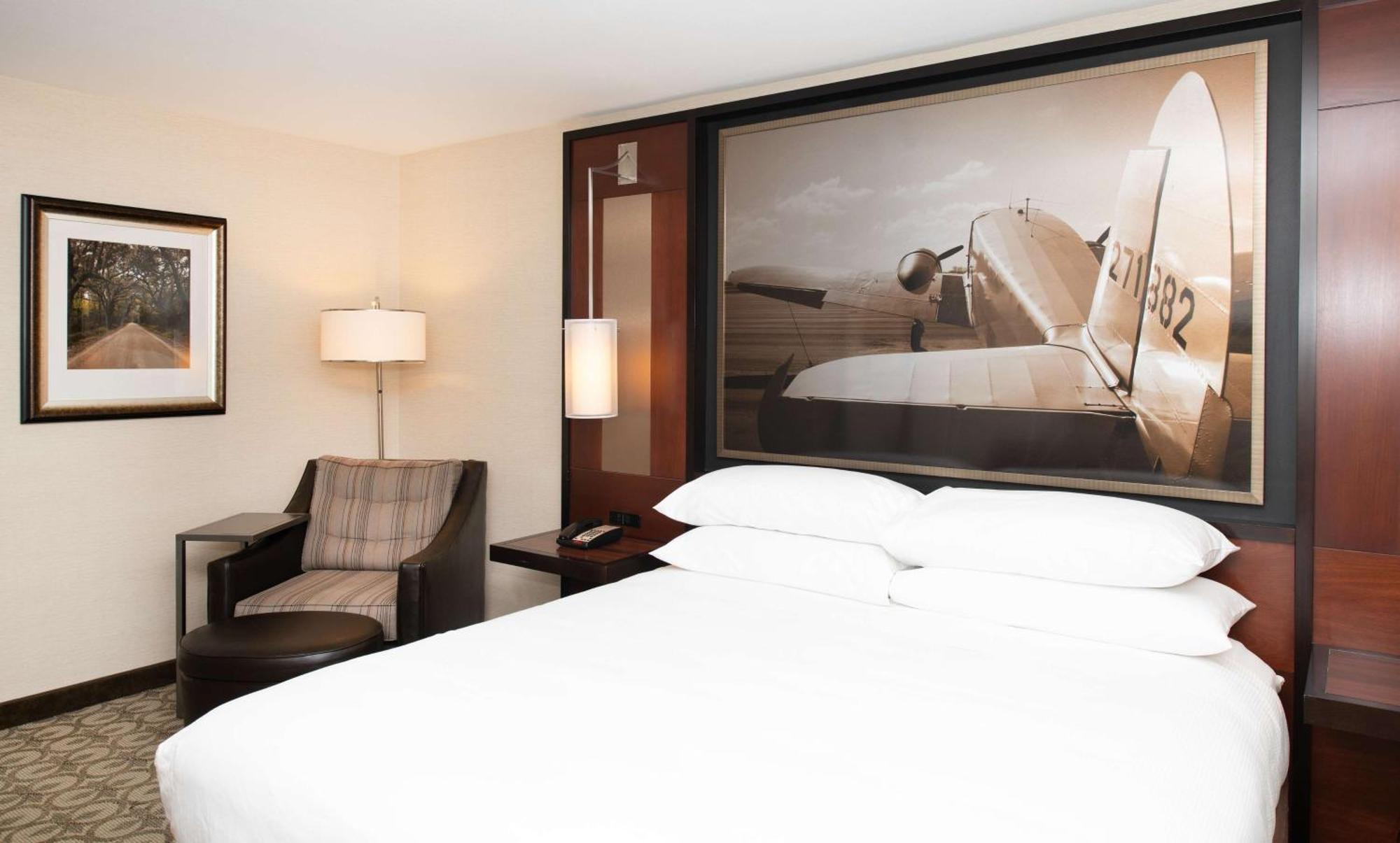 Doubletree Hotel & Suites Charleston Airport Норт Чарлстън Екстериор снимка