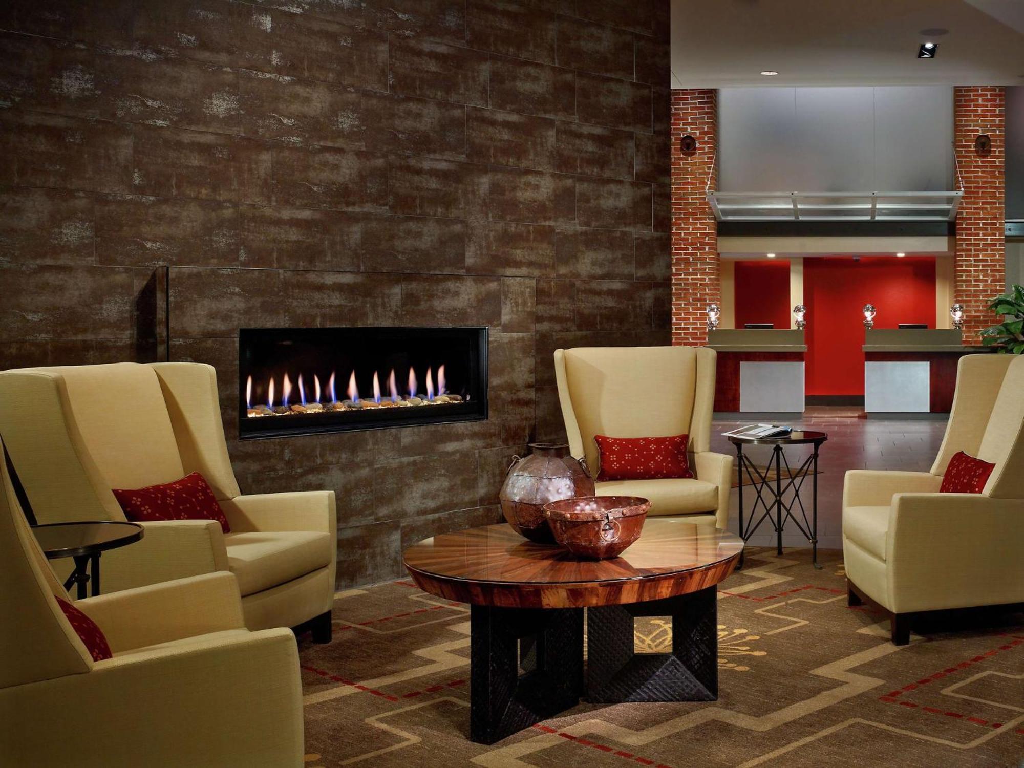 Doubletree Hotel & Suites Charleston Airport Норт Чарлстън Екстериор снимка