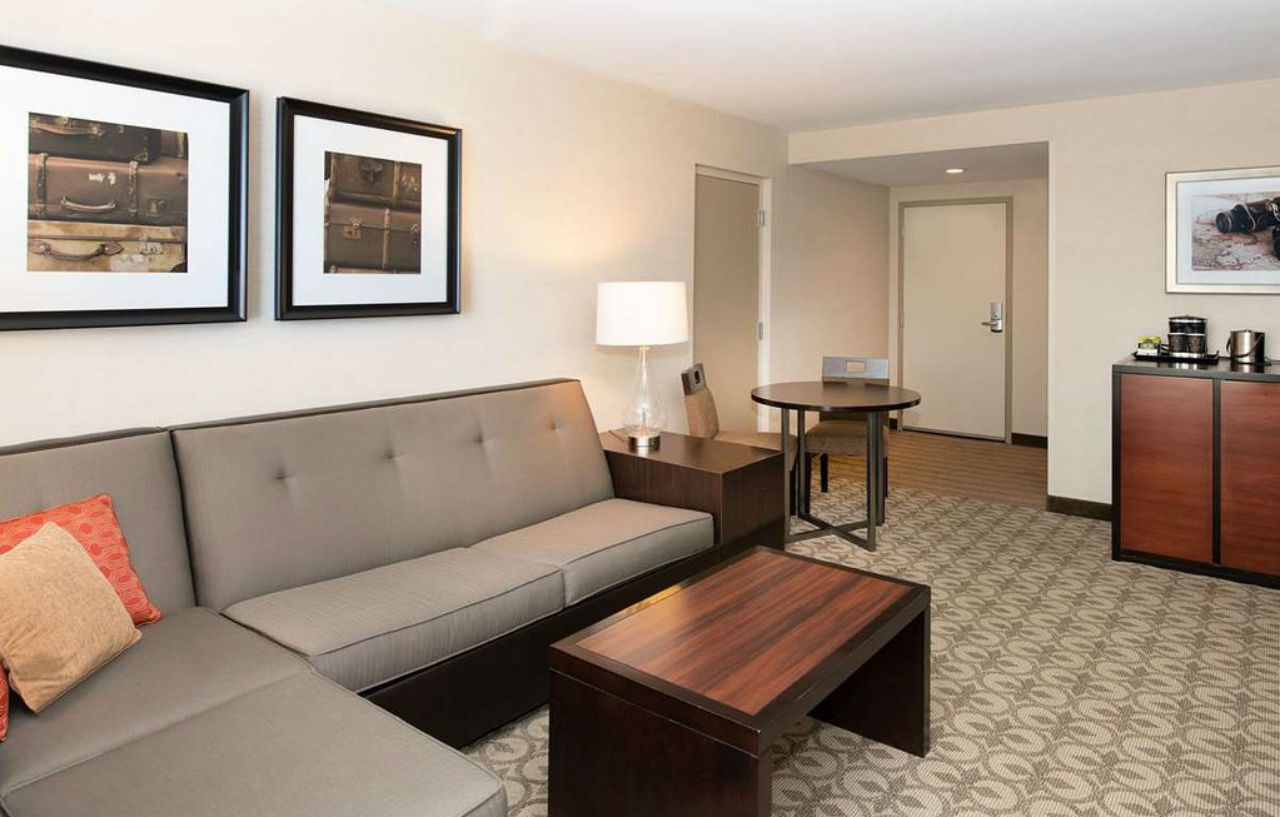 Doubletree Hotel & Suites Charleston Airport Норт Чарлстън Екстериор снимка
