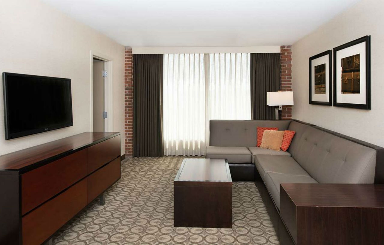 Doubletree Hotel & Suites Charleston Airport Норт Чарлстън Екстериор снимка